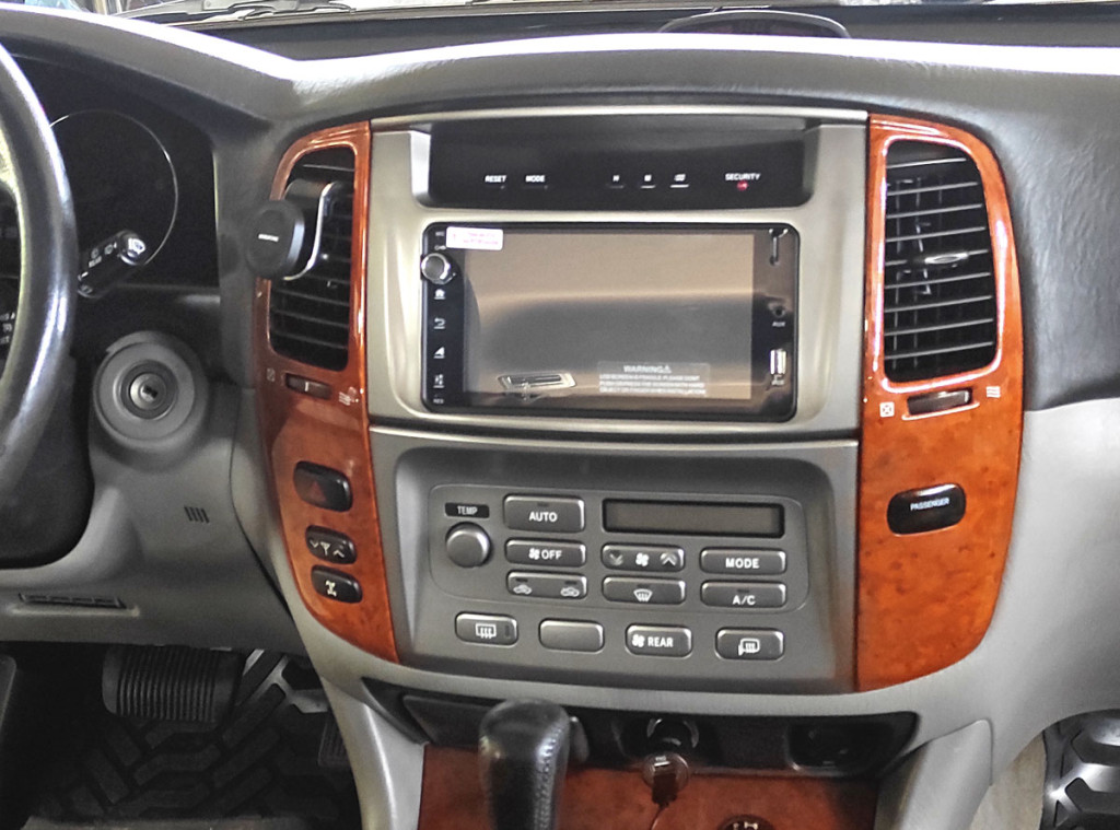 Рамка  TOYOTA LC-100 2din (вставка 201x101) (КОМПЛЕКТ)